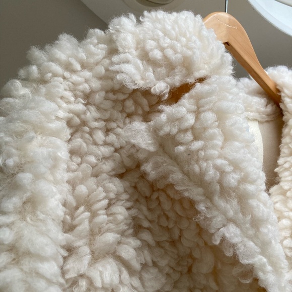 NWT Urban Outfitters | Poppy Cream Colored Faux Fur Oversized Jacket - Picture 11 of 13